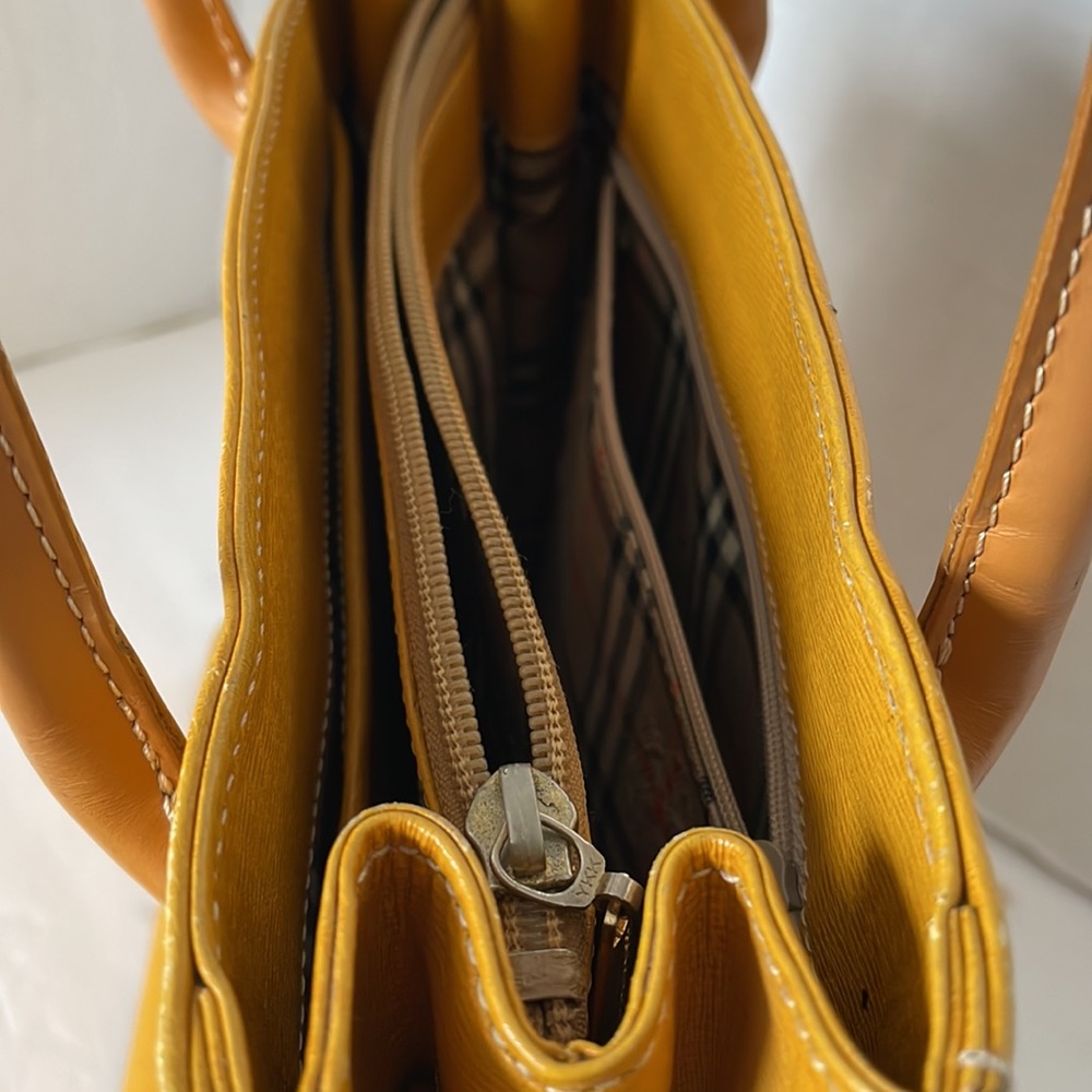 ✋🛑PRICE DROP ✋🛑AUTHENTIC/VINTAGE BURBERRY HANDBAG #0824C. - Picture 14 of 17